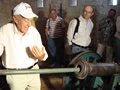 IL PROF.CAPPONI CARICA IL CANNONE A FORTE ARDIETTI