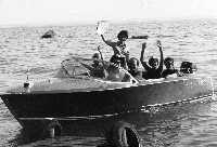 04/07/1975 anche l'indimenticato Sindaco del comune di Verona Dr. Carlo Delaini era affascinato dagli scafi del Cantiere Guarnati