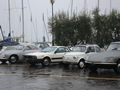 AUTO SUL PORTO A BARDOLINO PRIMA DELLA PARTENZA PER GARDA